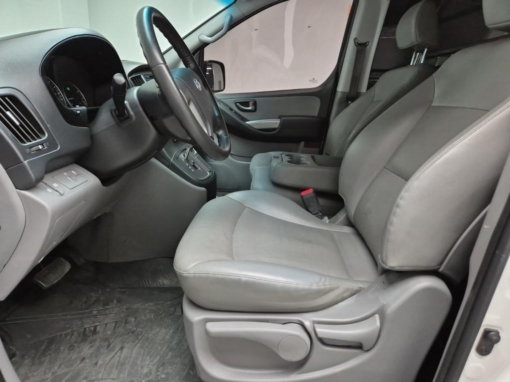 HYUNDAI Starex - Vista 11