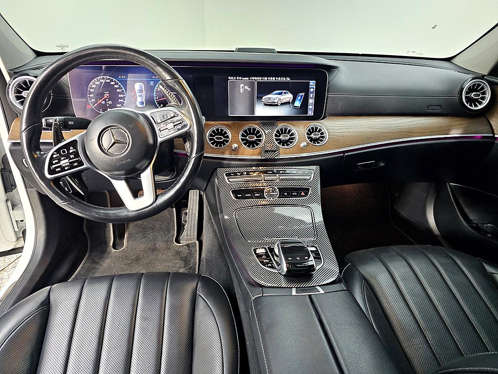 Mercedes Benz E class - Vista 5