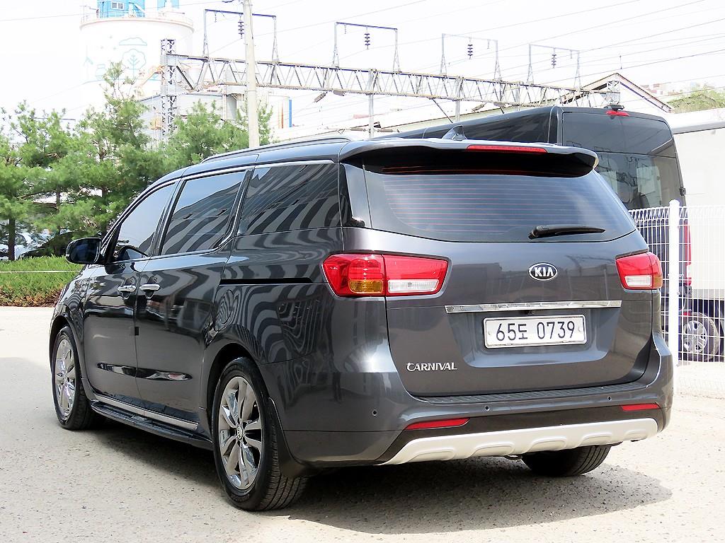 KIA Carnival - Vista 3