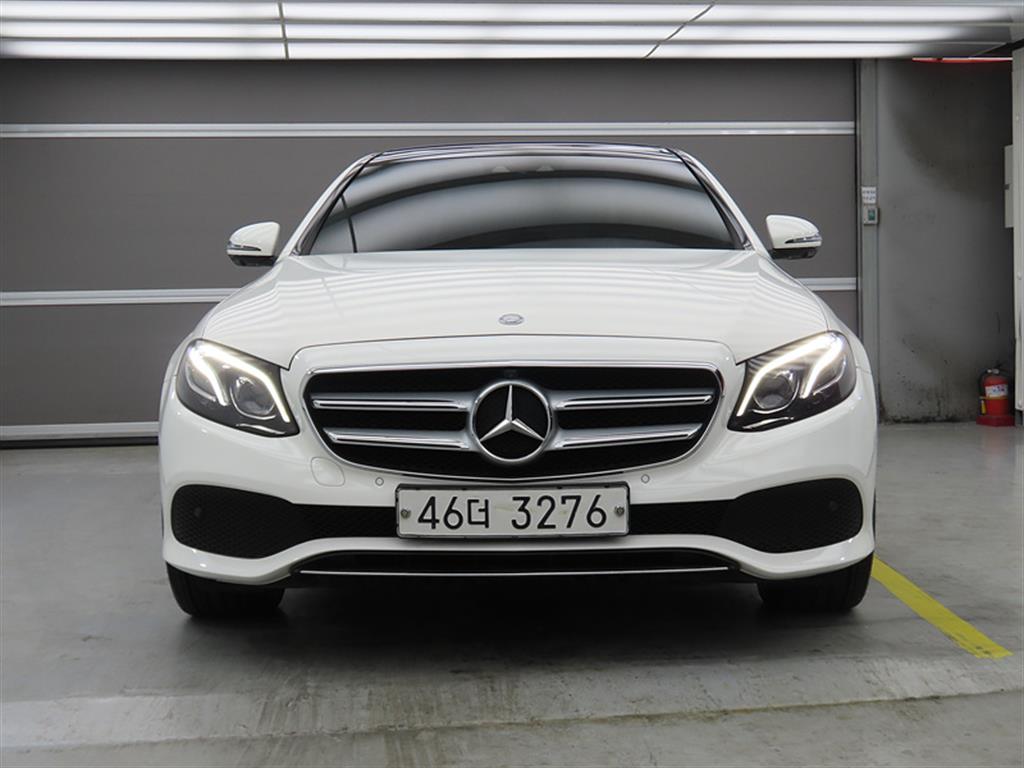 Mercedes Benz E class - Vista 2