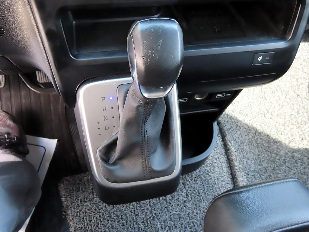 HYUNDAI Staria - Vista 11