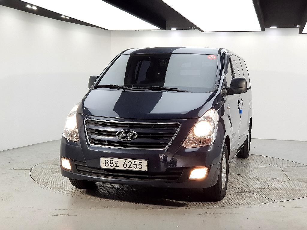 HYUNDAI Starex - Vista 2