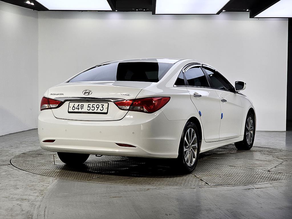 HYUNDAI Sonata - Vista 4