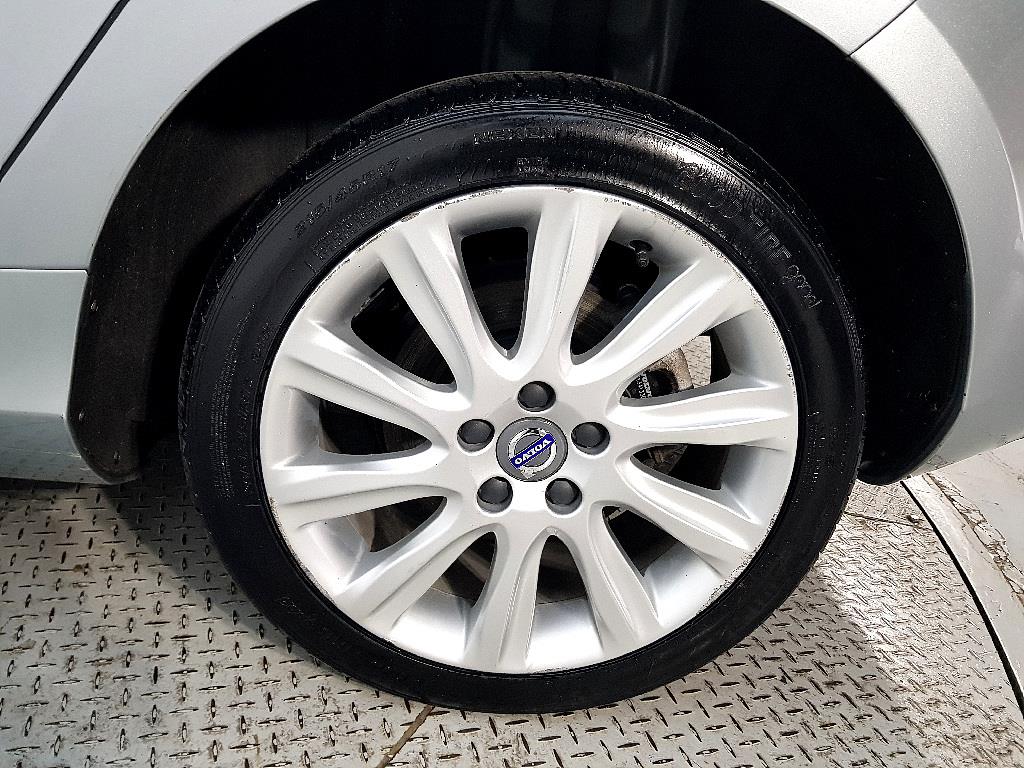 Volvo V40 2015 Plateado - Importación desde Corea - HF Imports Iquique - Foto 20