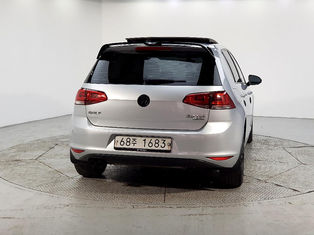 Volkswagen Golf - Vista 3