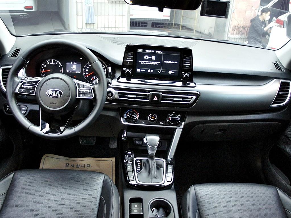 KIA Seltos 2021 Gris - Importación desde Corea - HF Imports Iquique - Foto 7