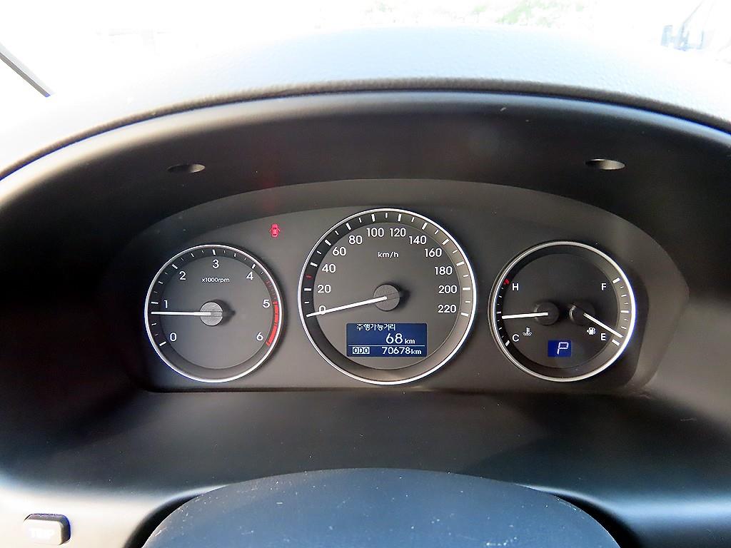 HYUNDAI Starex - Vista 9