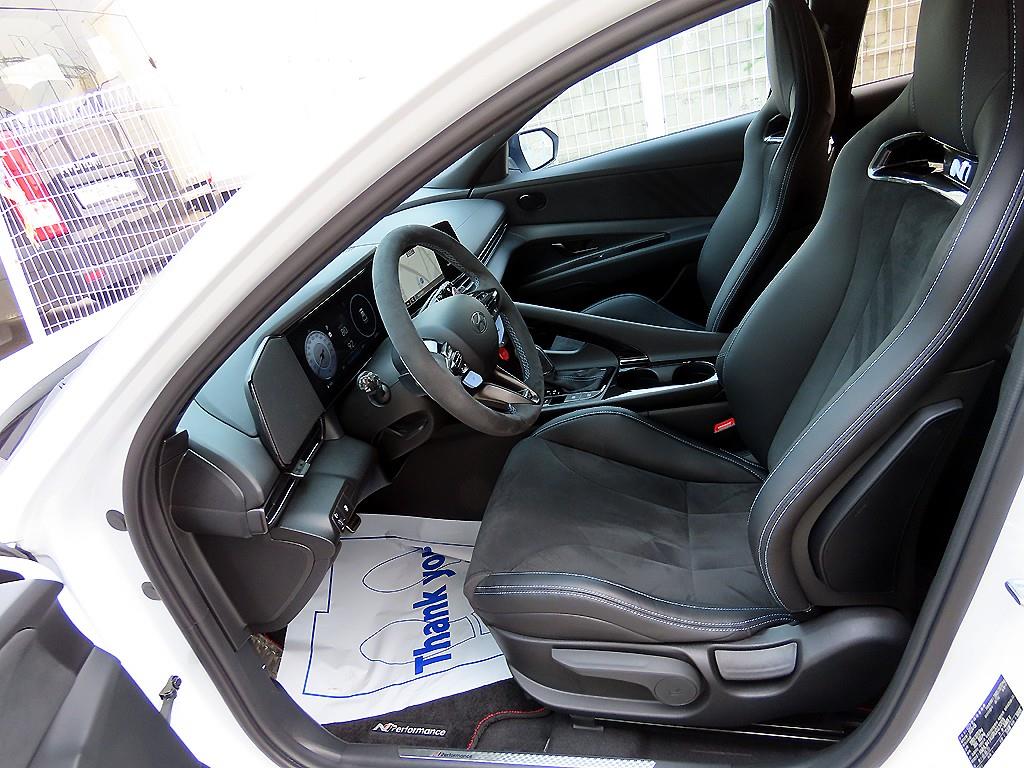 HYUNDAI Avante - Vista 5