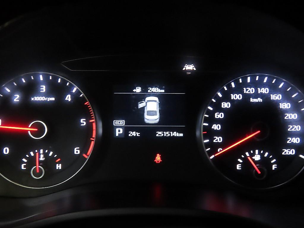 KIA K7 - Vista 9