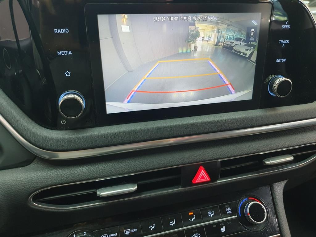 HYUNDAI Sonata - Vista 9