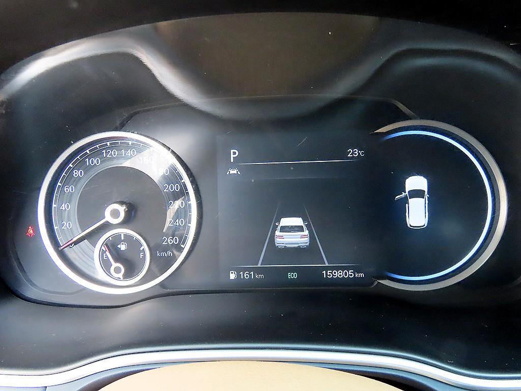 Genesis GV80 - Vista 9