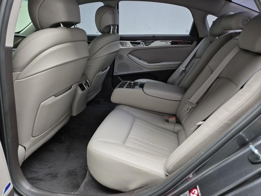 Genesis G80 - Vista 12