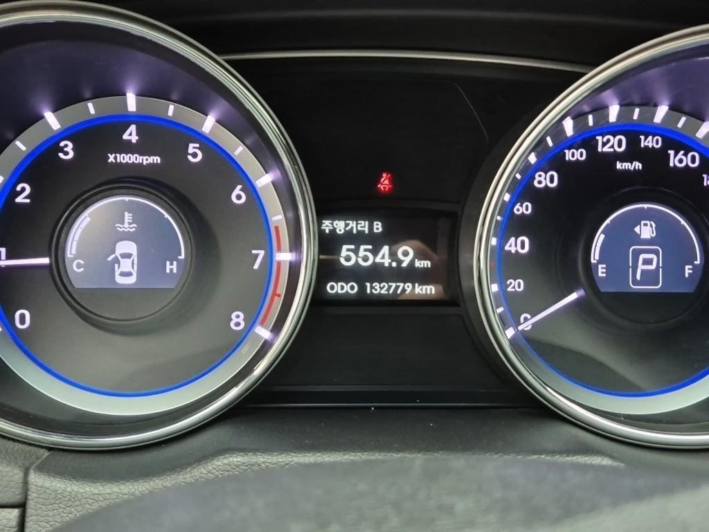 HYUNDAI Sonata - Vista 6