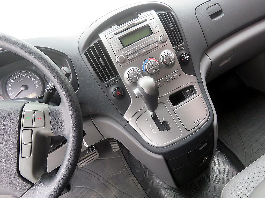 HYUNDAI Starex - Vista 12