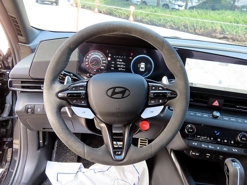 HYUNDAI Avante - Vista 8