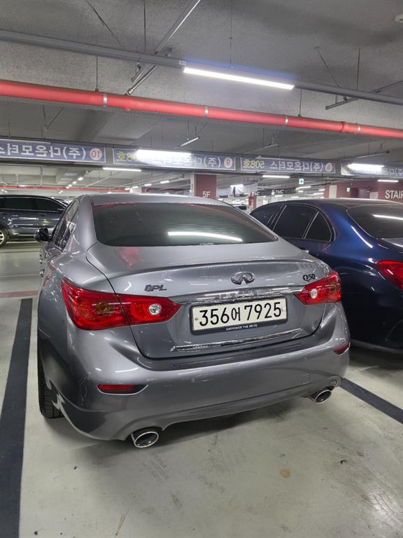 Infiniti Q - Vista 2