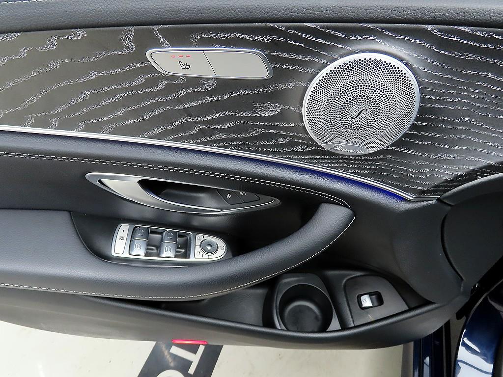 Mercedes Benz E class - Vista 11