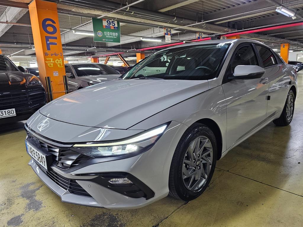 HYUNDAI Avante - Vista 3