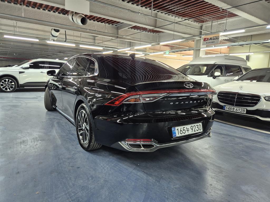 HYUNDAI Grandeur - Vista 4