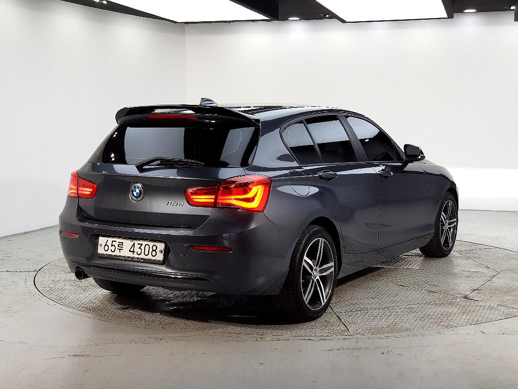 BMW 1 series - Vista 4