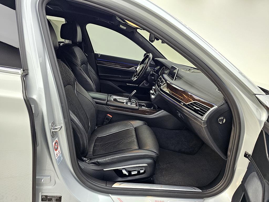 BMW 7 Series - Vista 11