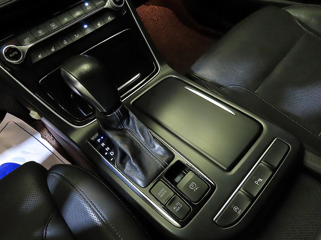 HYUNDAI Grandeur - Vista 12