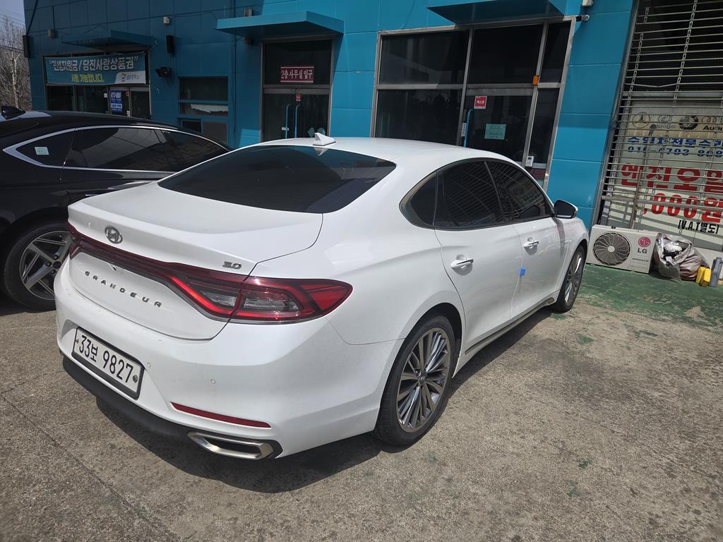 HYUNDAI Grandeur - Vista 4
