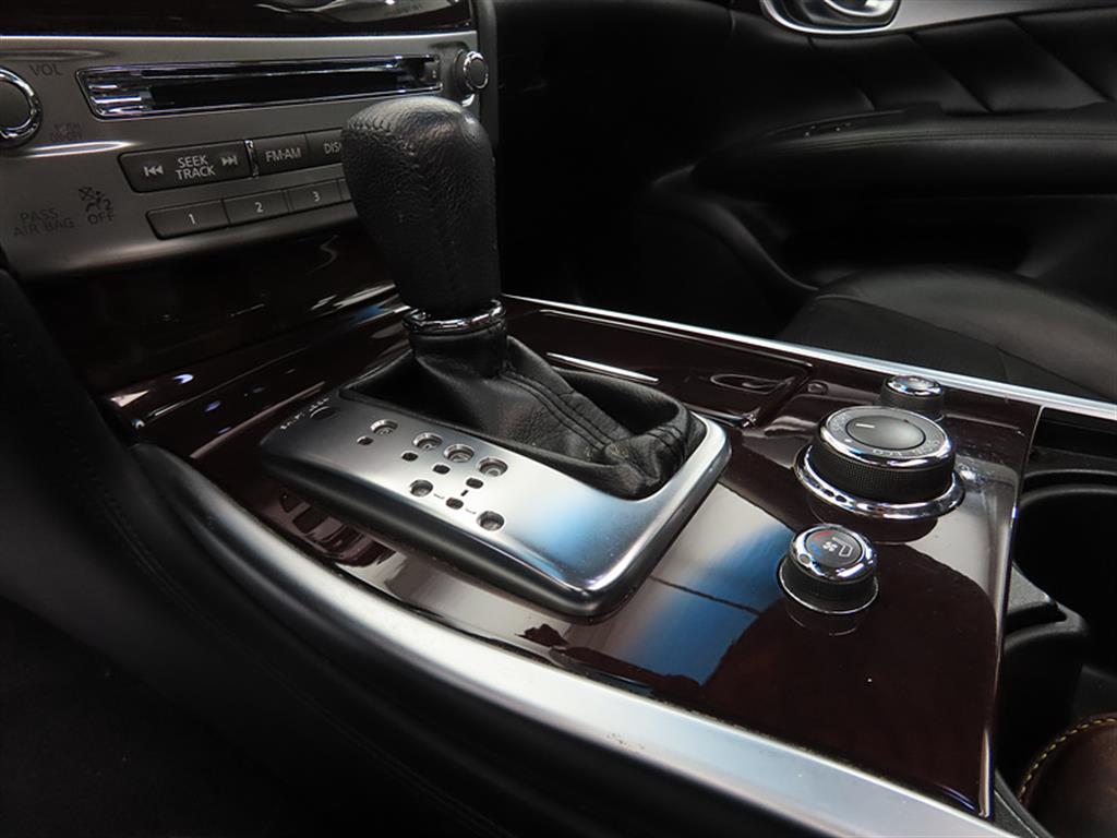 Infiniti M - Vista 11
