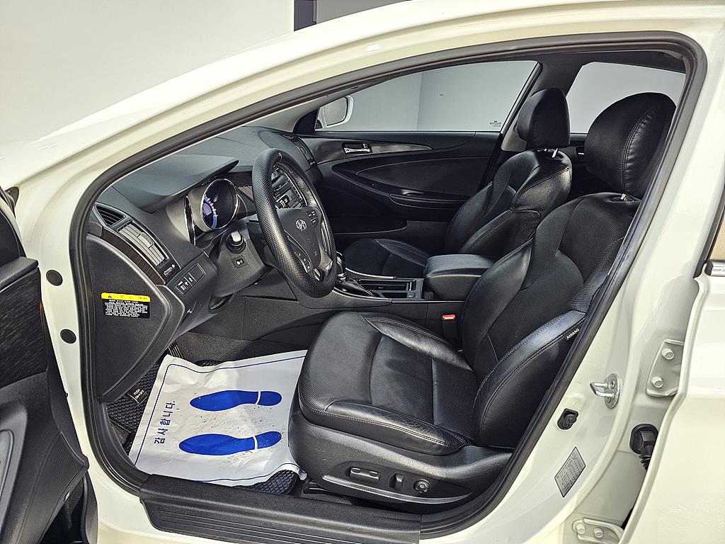 HYUNDAI Sonata - Vista 8