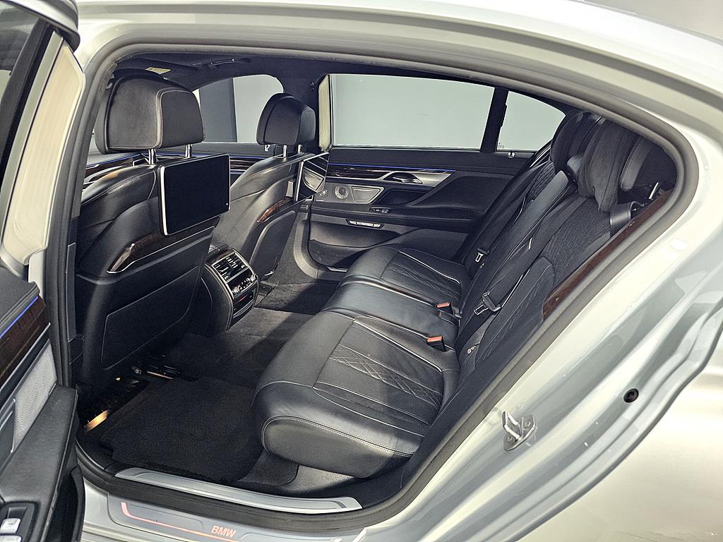 BMW 7 Series - Vista 9