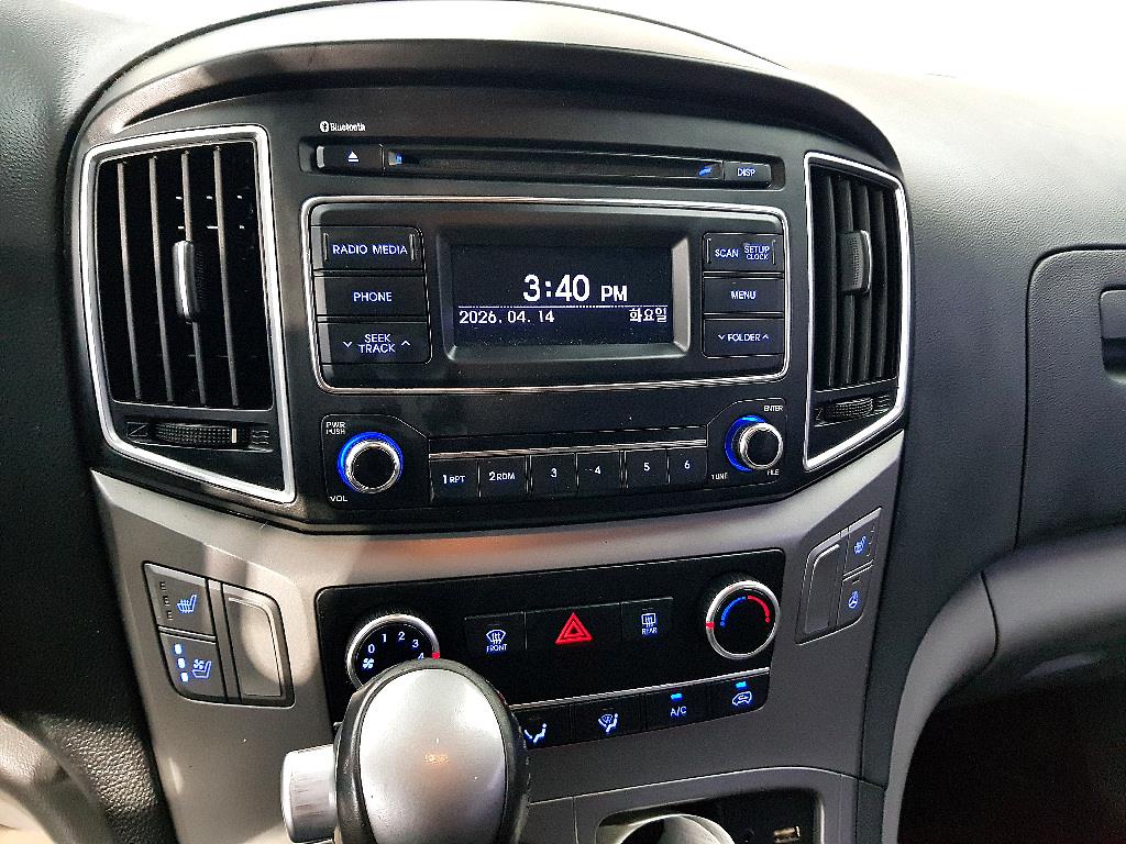 HYUNDAI Starex - Vista 12