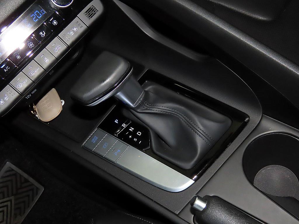 HYUNDAI Avante - Vista 12