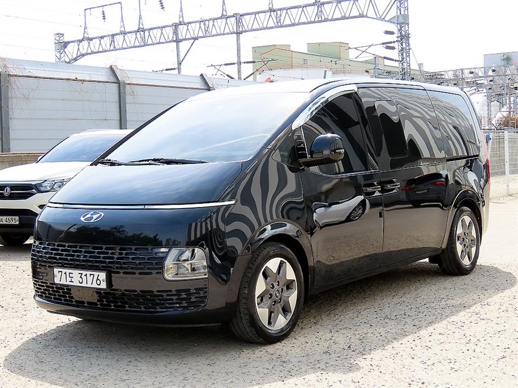 HYUNDAI Staria - Vista 2