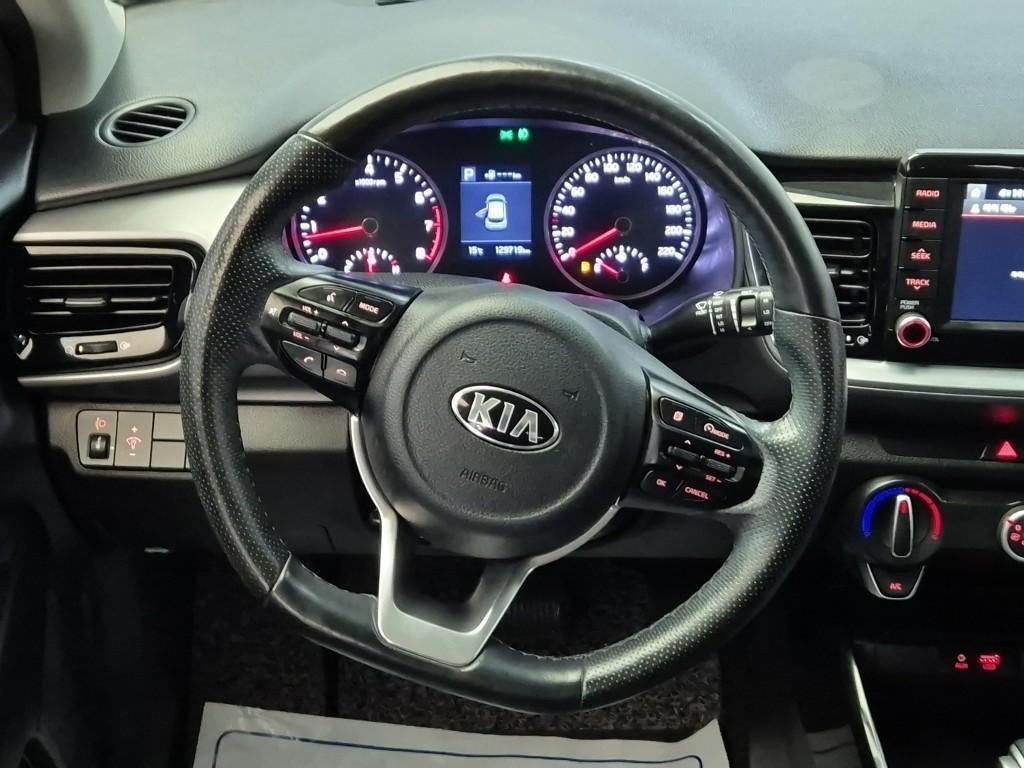 KIA Stonic - Vista 8