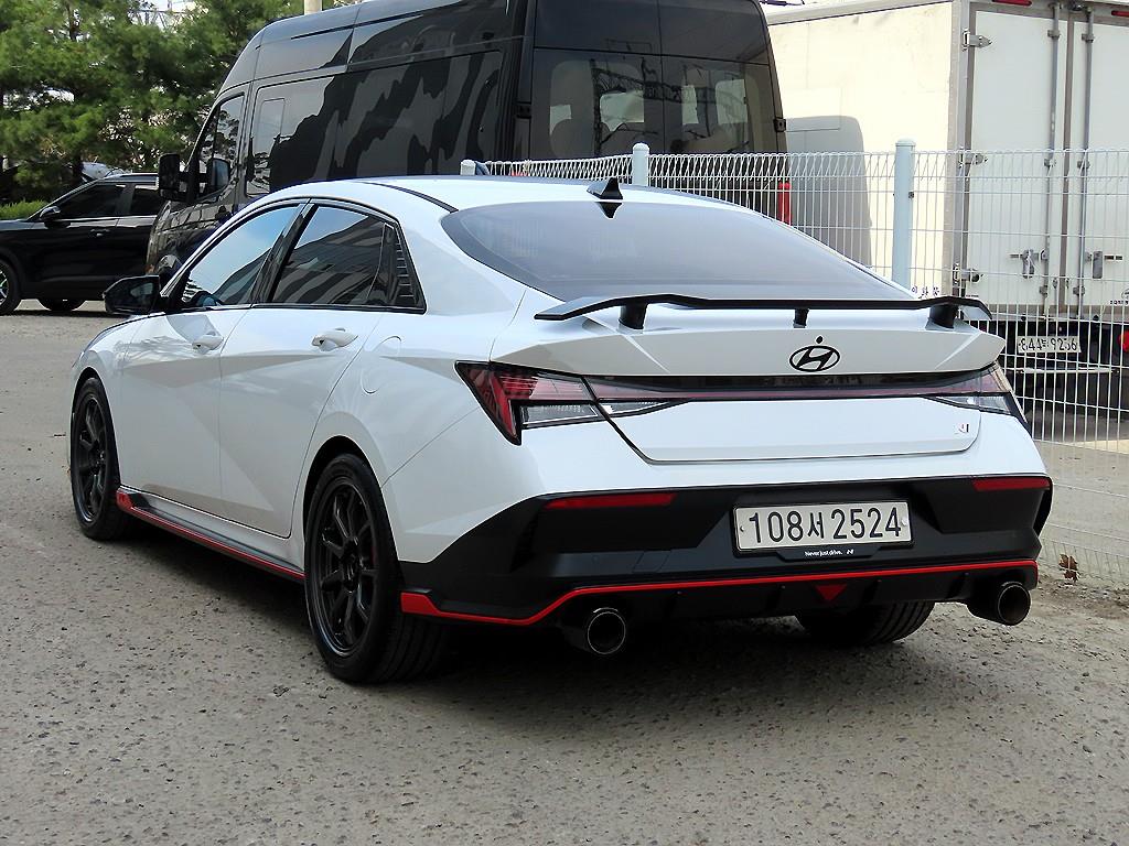 HYUNDAI Avante - Vista 3