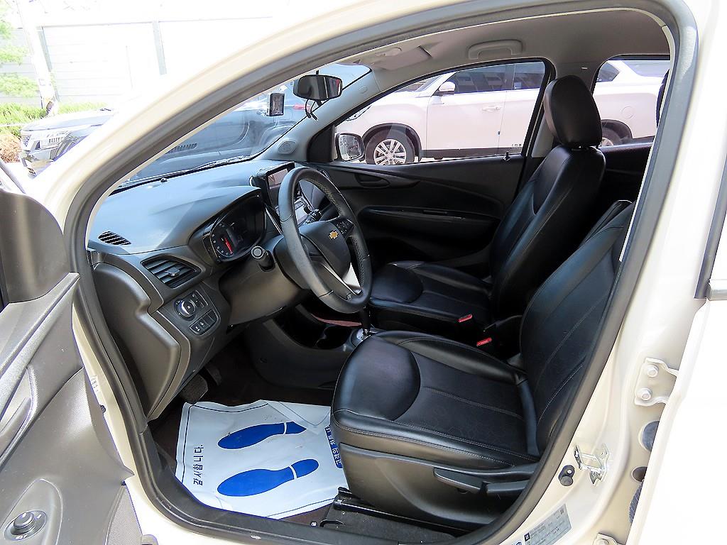 Chevrolet Spark - Vista 5