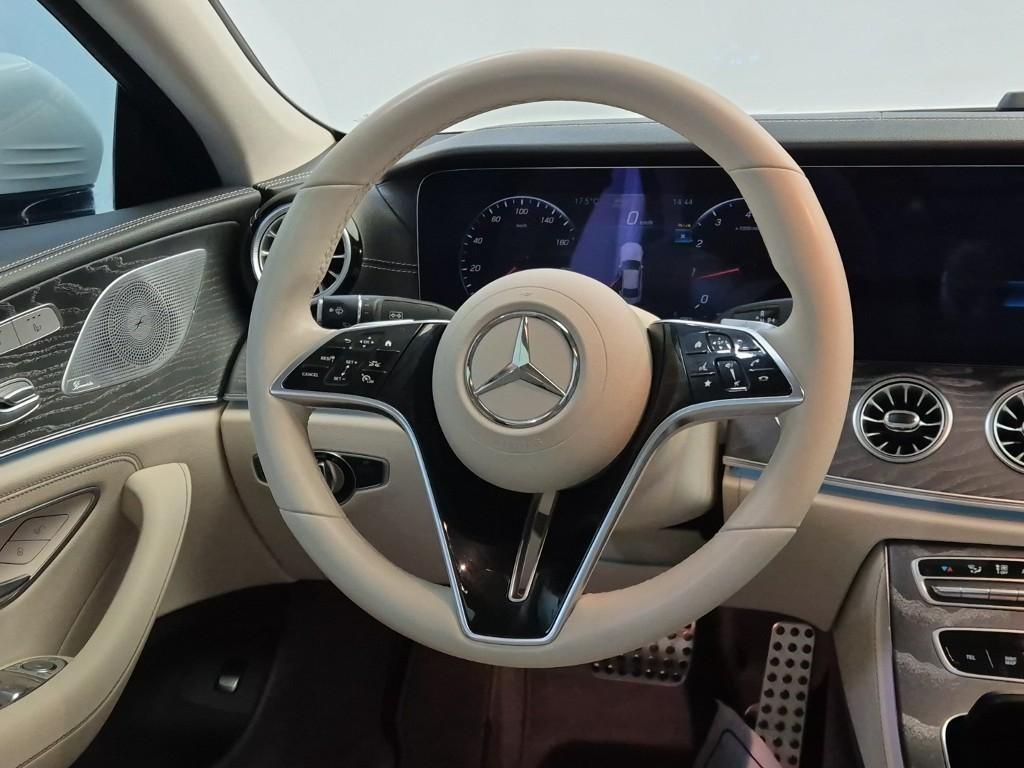 Mercedes Benz CLS Class - Vista 9