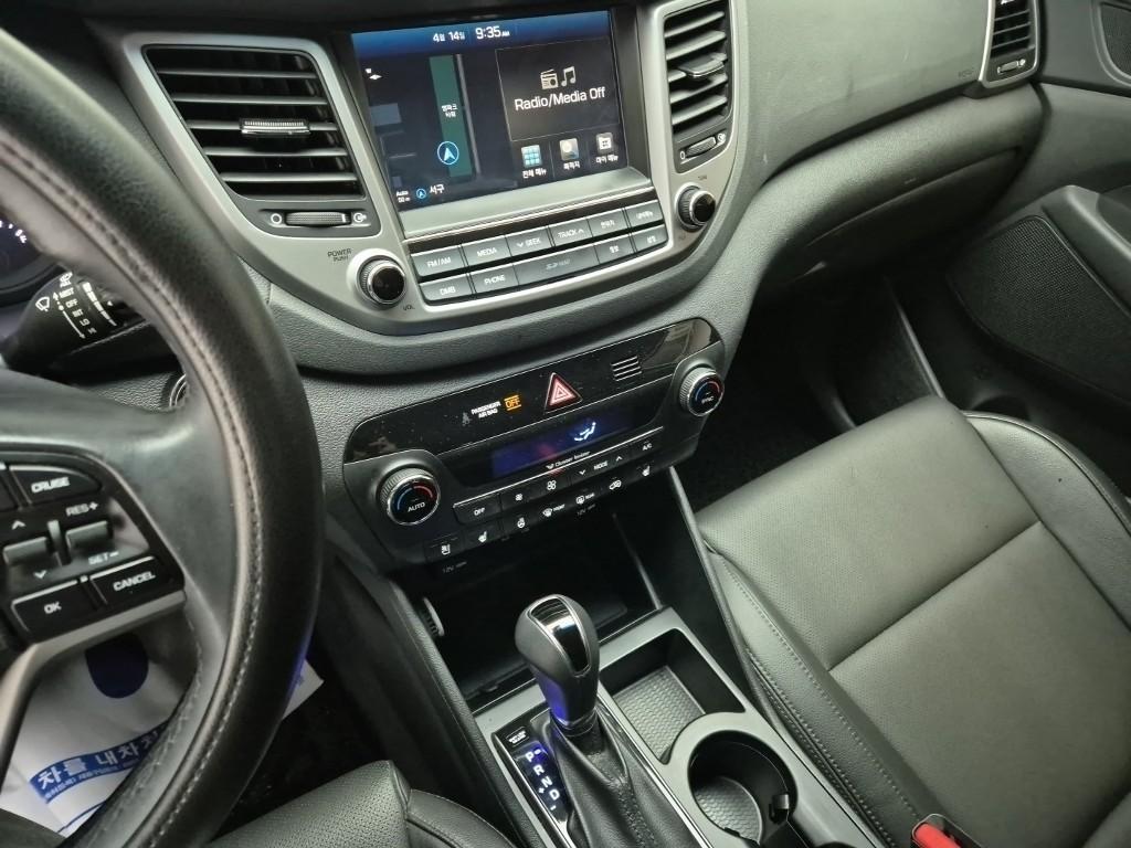 HYUNDAI Tucson - Vista 10