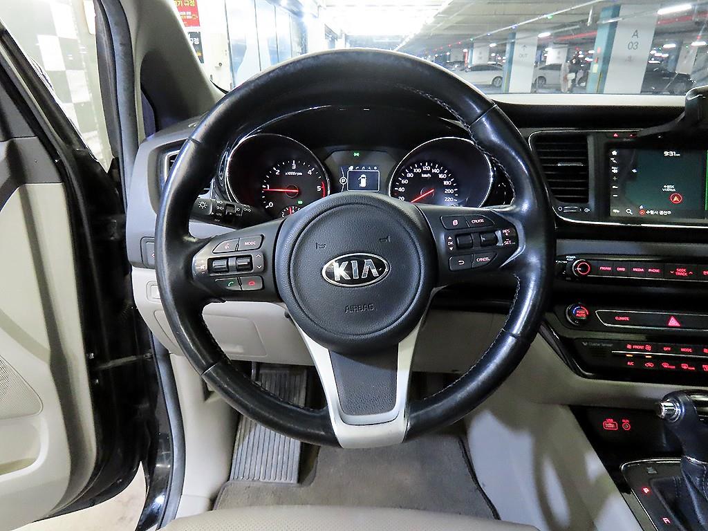 KIA Carnival 2016 Negro - Importación desde Corea - HF Imports Iquique - Foto 1