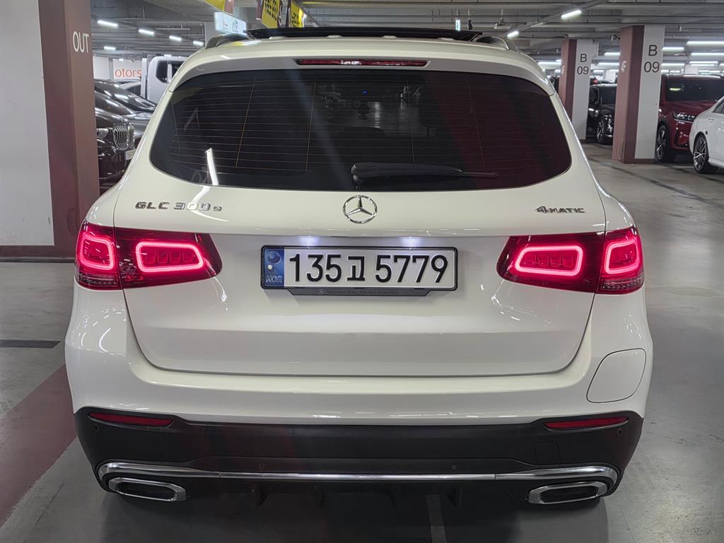 Mercedes Benz GLC Class - Vista 4