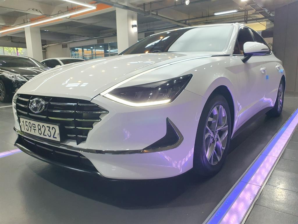 HYUNDAI Sonata - Vista 3