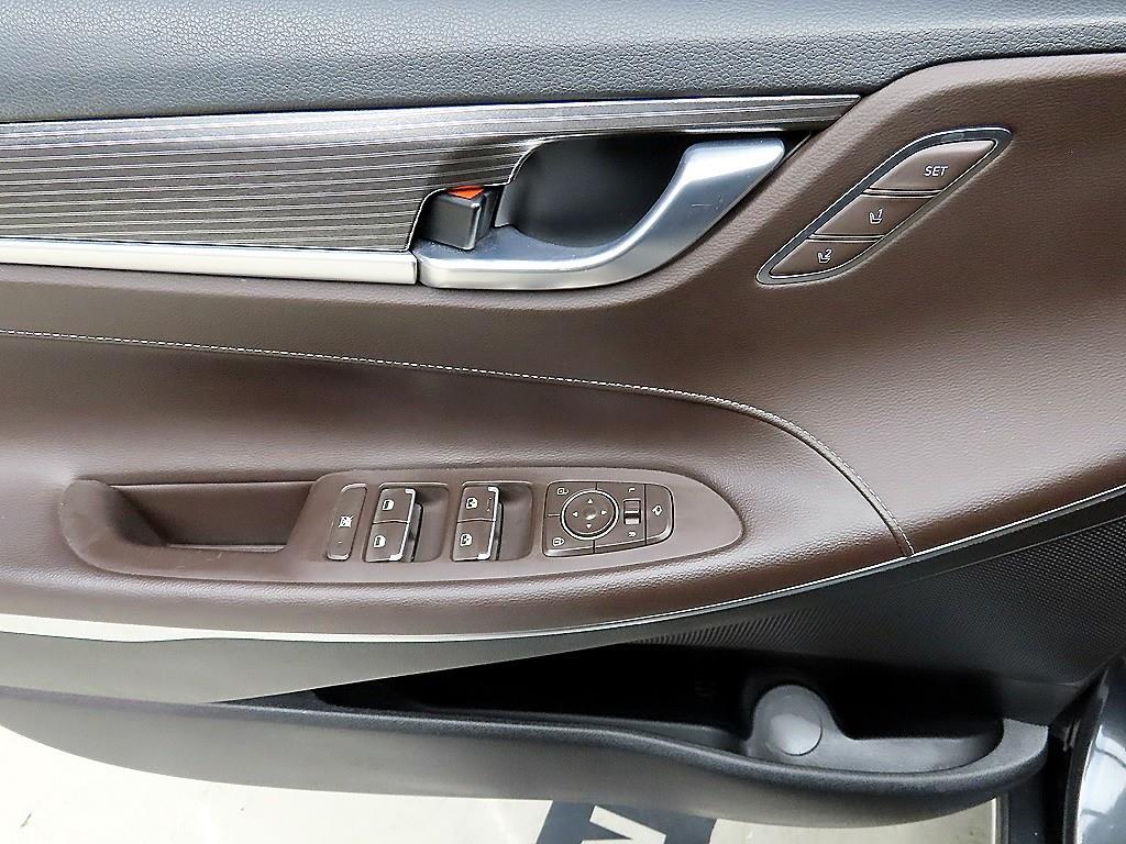 HYUNDAI Grandeur - Vista 11