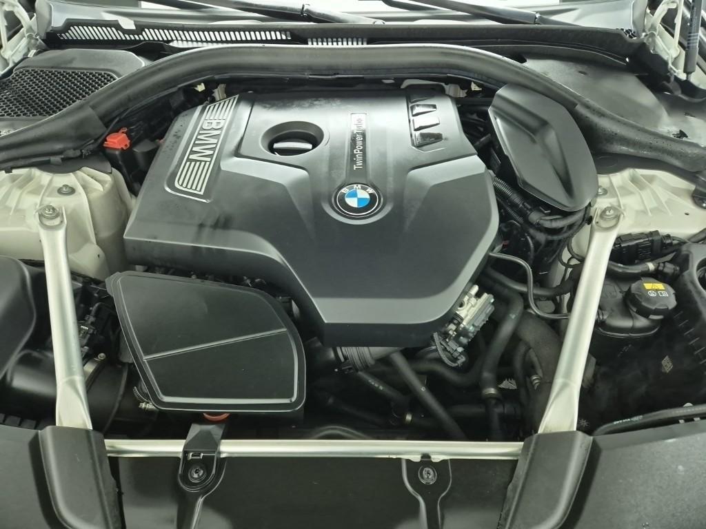 BMW 5 Series - Vista 5