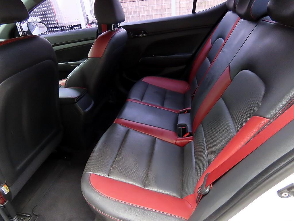 HYUNDAI Avante - Vista 6