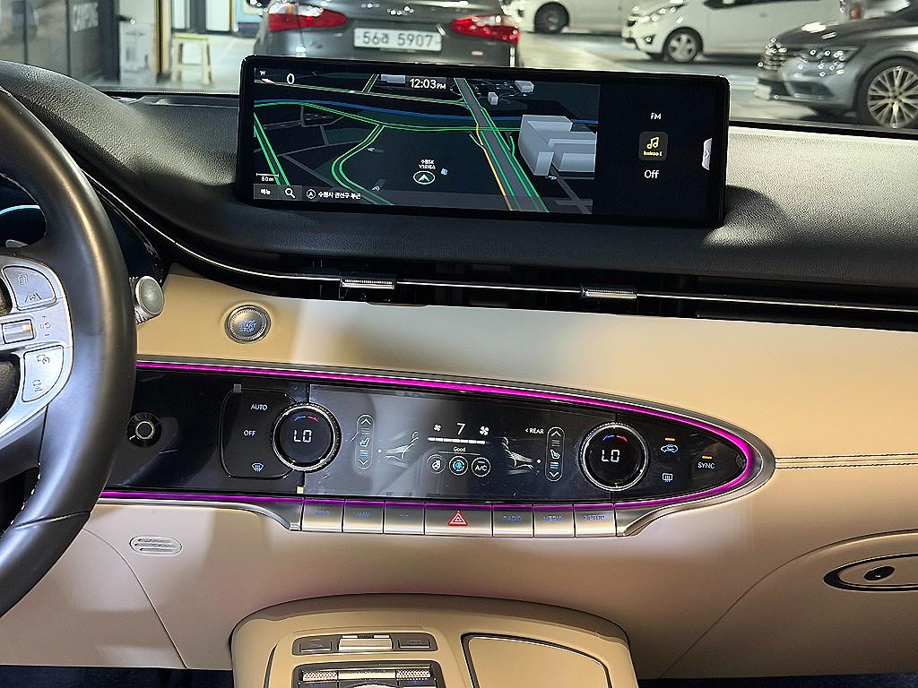 Genesis GV70 - Vista 11