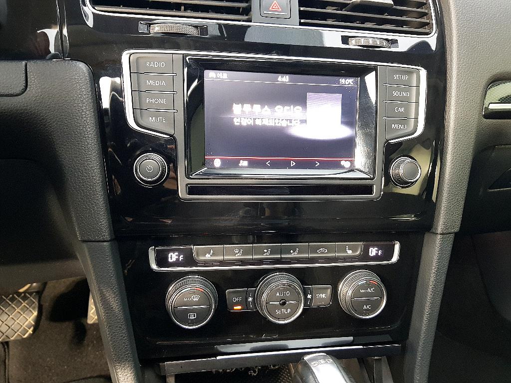 Volkswagen Golf - Vista 11