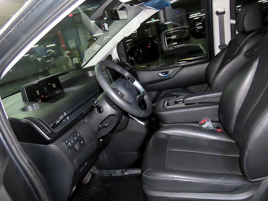 HYUNDAI Staria - Vista 6