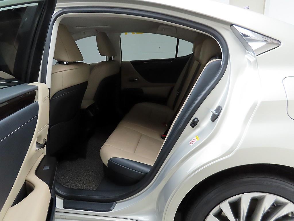 Lexus ES 2019 Gold color - Importación desde Corea - HF Imports Iquique - Foto 14