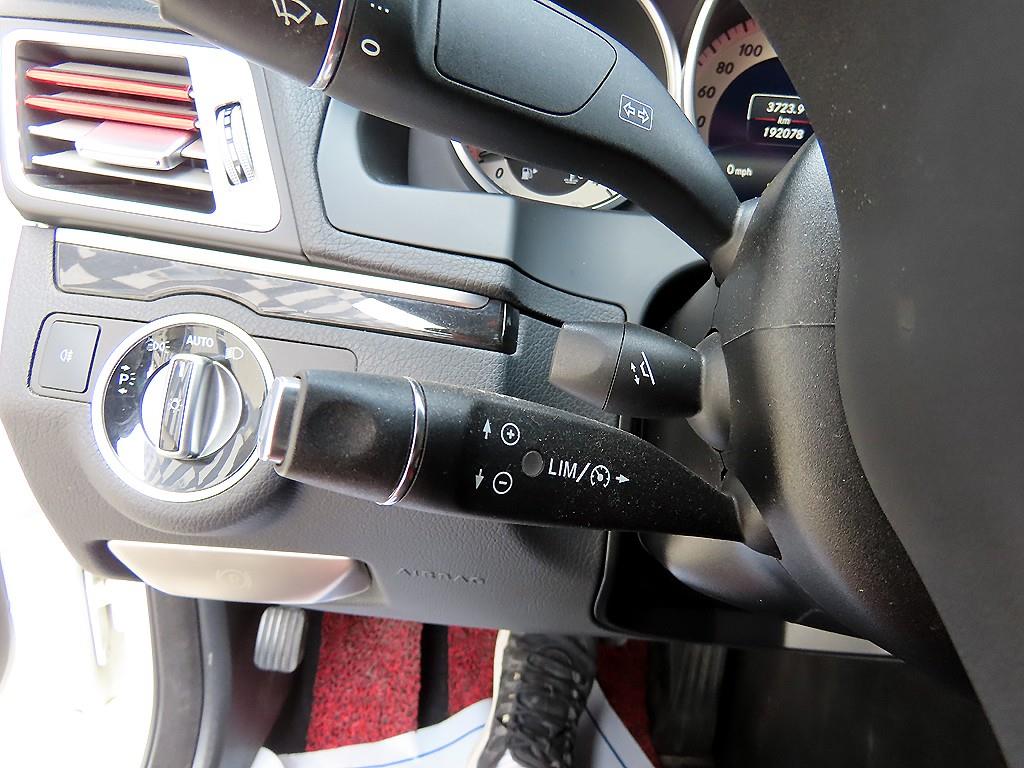 Mercedes Benz E class - Vista 12