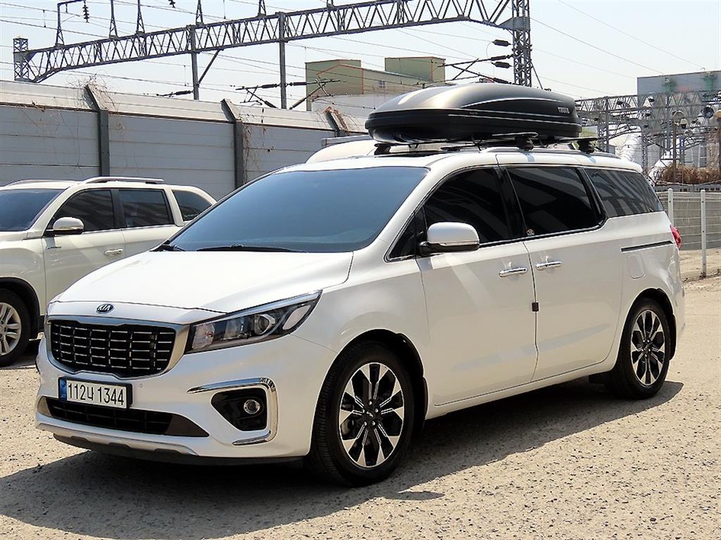 KIA Carnival - Vista 2